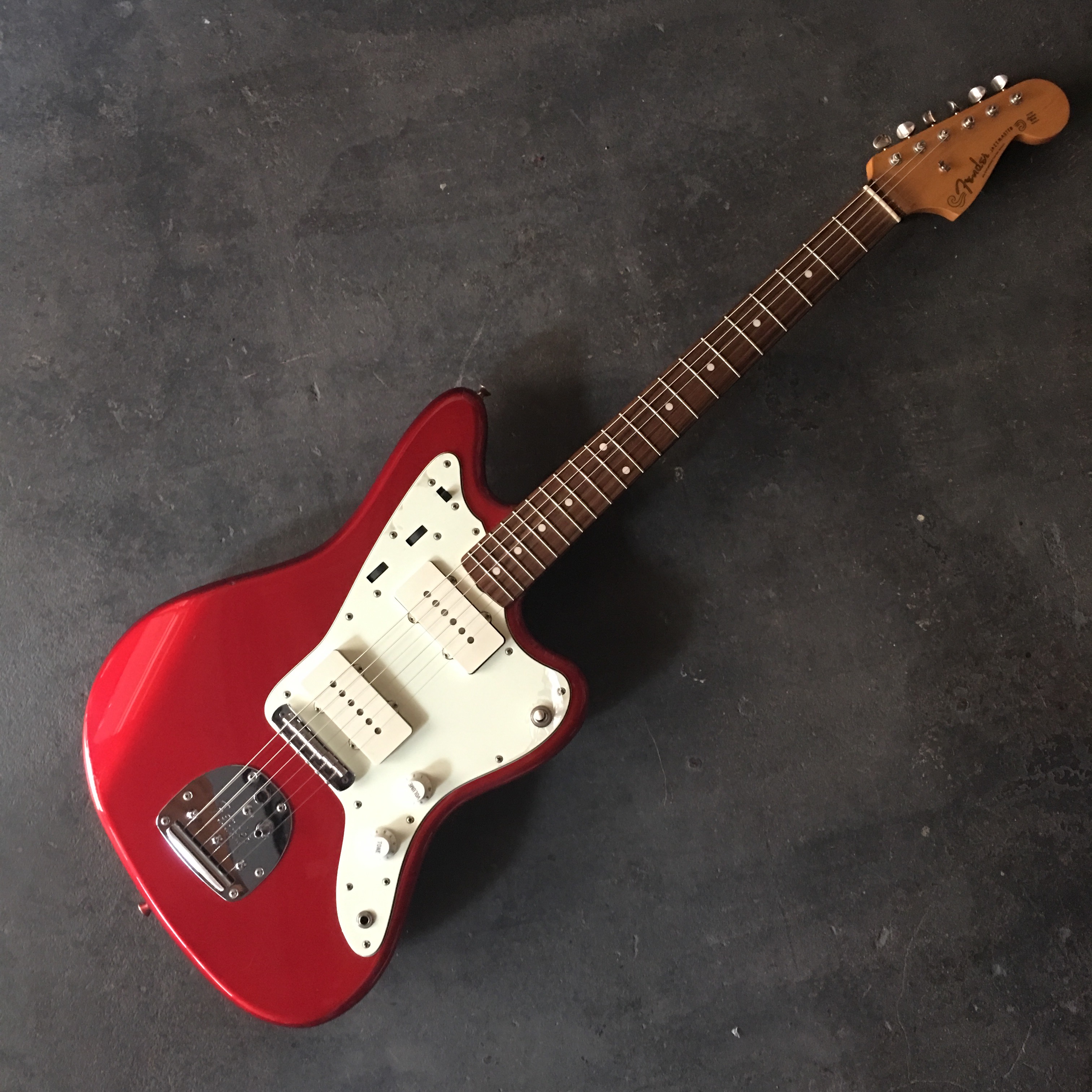 Fender Japan jazzmaster レッド新品で買いました - ギター